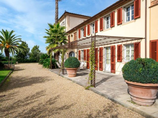 Case e ville in vendita di 775 m² in Via di Montechiari