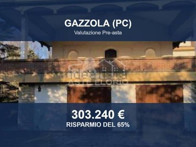 Case e ville in vendita di 776 m² in Via Enrico Millo