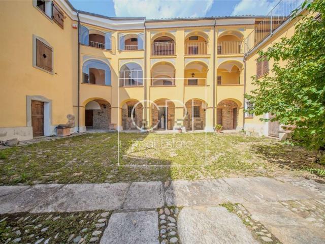 Case e ville in vendita di 778 m² in Via Colleretto, 21