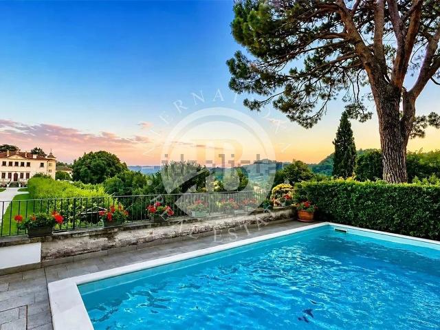 Case e ville in vendita di 780 m²