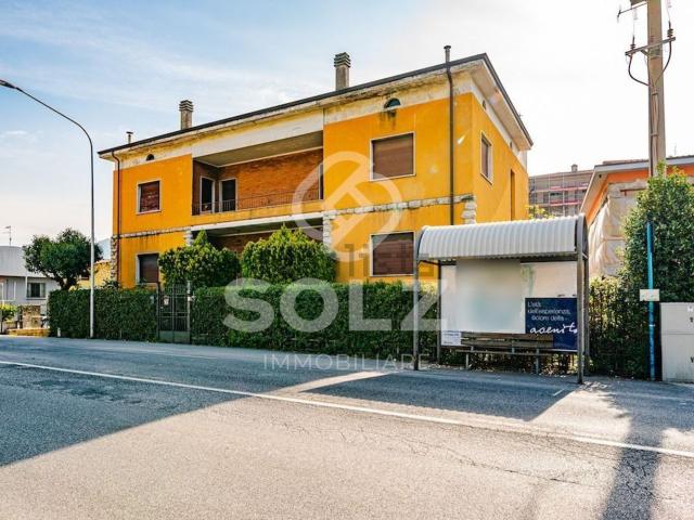 Case e ville in vendita di 780 m² in Via Gosa Andrea
