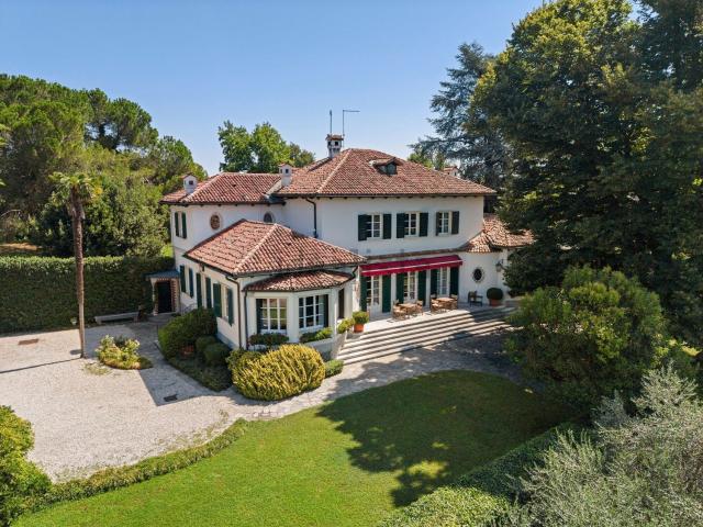 Case e ville in vendita di 780 m² in Via San Bastiano, 18