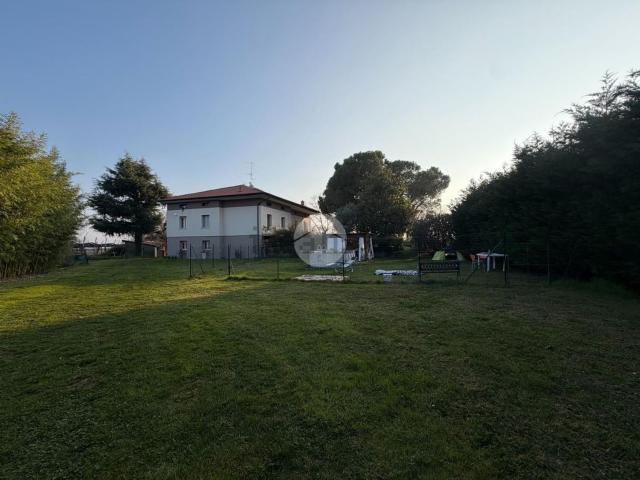 Case e ville in vendita di 780 m² in Via Santa Lucia, 990