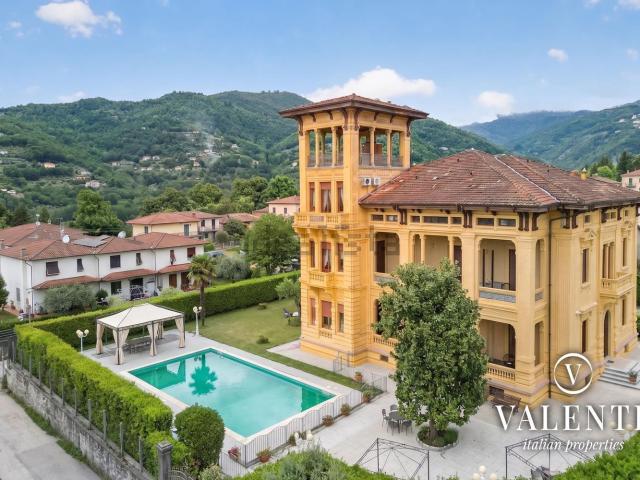 Case e ville in vendita di 780 m² in Via Roma, 18