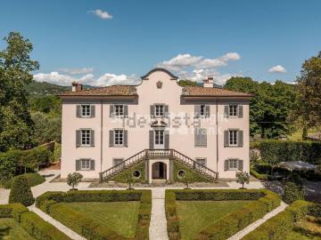 Case e ville in vendita di 785 m²