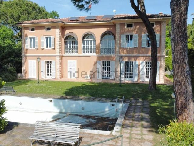 Case e ville in vendita di 785 m² in Via Castel Raniero, 47
