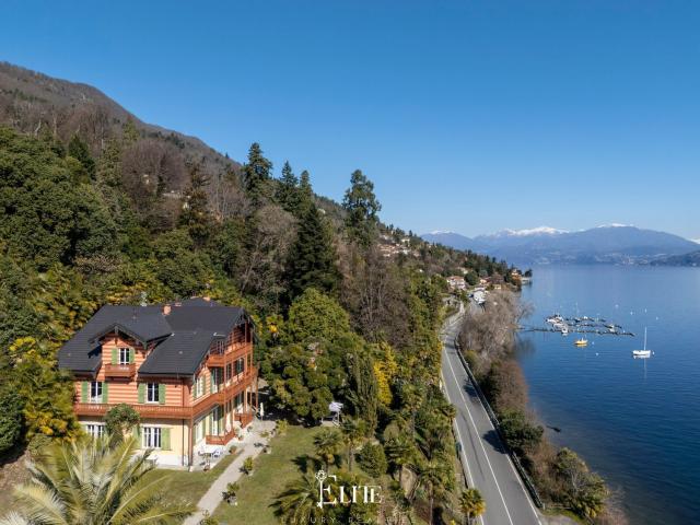 Case e ville in vendita di 785 m² in Corso Belvedere, 35