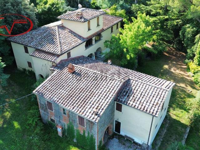 Case e ville in vendita di 788 m² in Via del Giardino