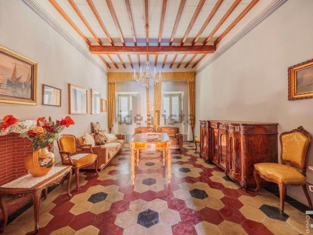 Case e ville in vendita di 790 m² in Via Corrado Cagli
