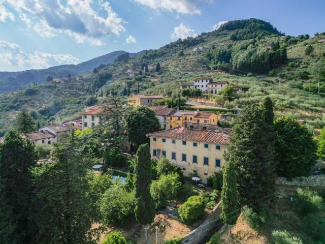 Case e ville in vendita di 791 m² in Via di Castello, 20