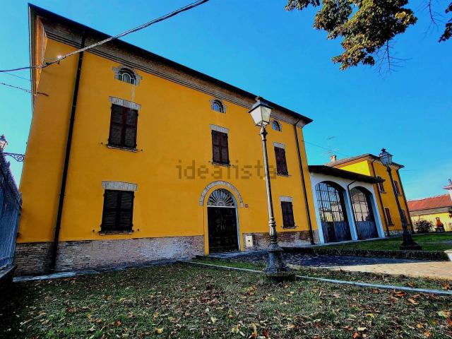 Case e ville in vendita di 792 m² in Strada Villa, 36