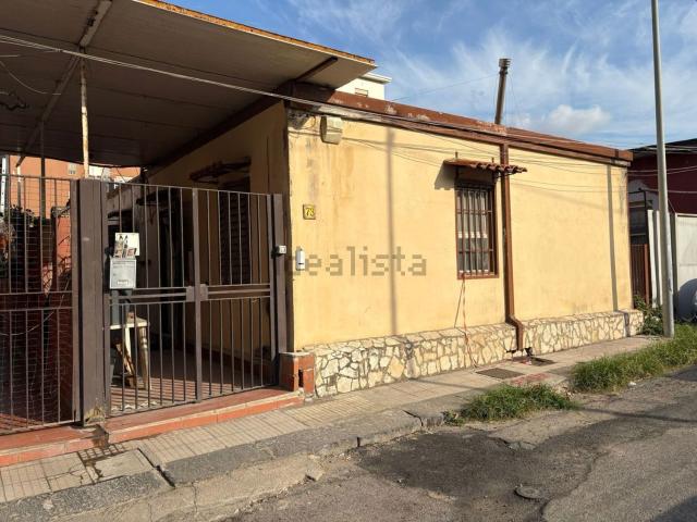 Case e ville in vendita di 83 m² in Via Alessandria, 73