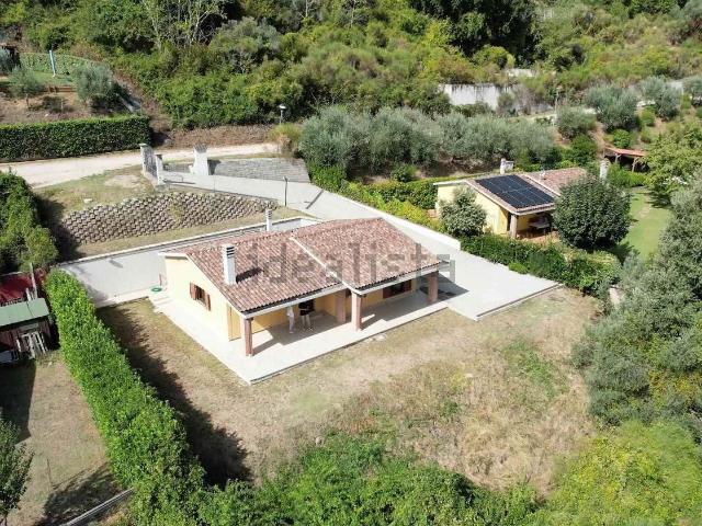 Case e ville in vendita di 83 m² in Via Cinque Cerri