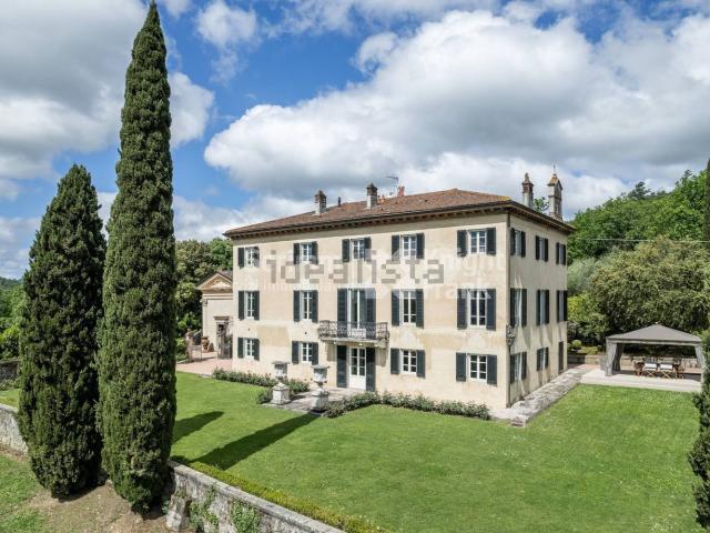 Case e ville in vendita di 800 m²