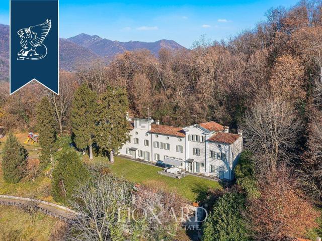 Case e ville in vendita di 800 m²