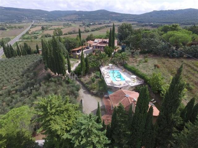 Case e ville in vendita di 800 m²