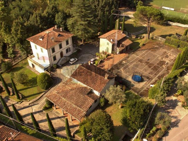 Case e ville in vendita di 800 m²