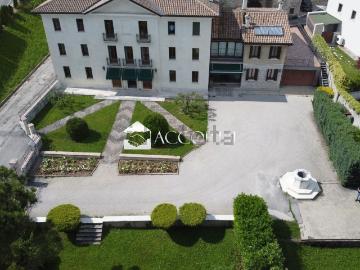 Case e ville in vendita di 800 m² in Via San Francesco