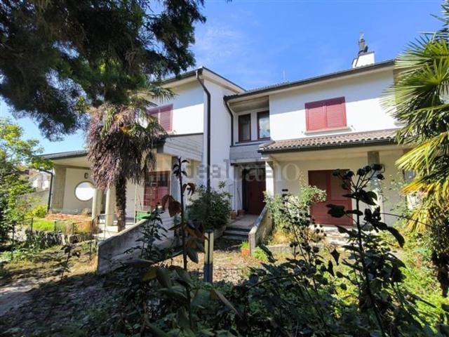 Case e ville in vendita di 800 m² in Via Paganica