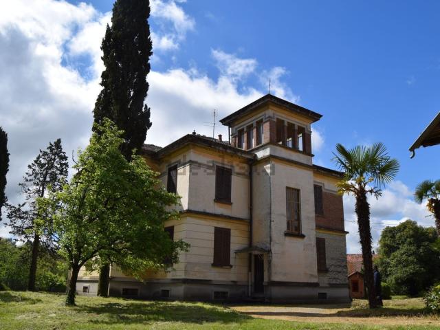 Case e ville in vendita di 800 m² in Via Principe Amedeo, 72