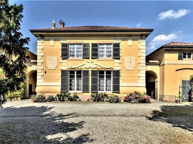 Case e ville in vendita di 800 m² in Viale Kennedy