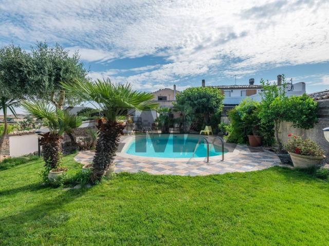 Case e ville in vendita di 800 m² in Contrada TRESAURO