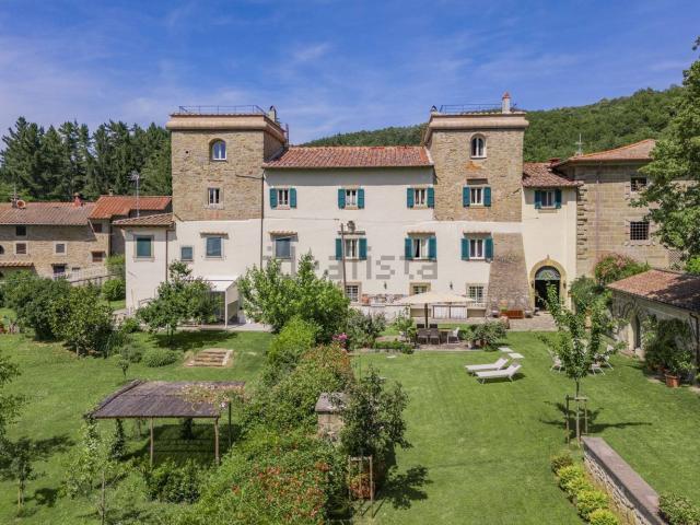 Case e ville in vendita di 800 m² in Località Rata &apos Via dei Villinì