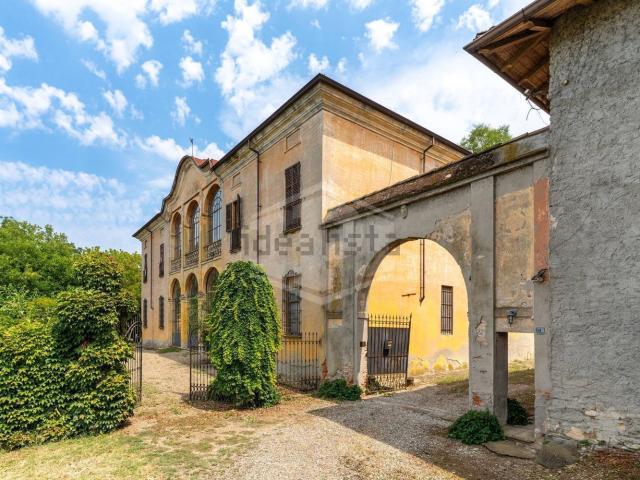 Case e ville in vendita di 800 m² in Via Vittorio Veneto, 77