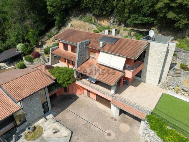 Case e ville in vendita di 809 m² in Via Trevasco, 17