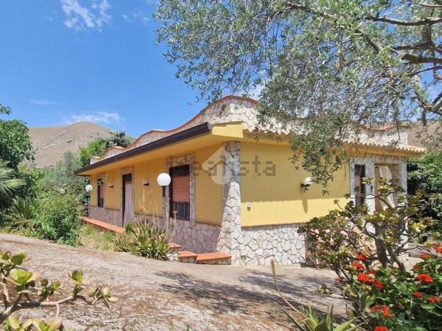 Case e ville in vendita di 80 m² in Via degli Orti, 32