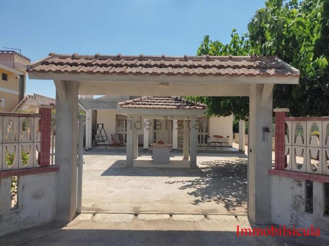 Case e ville in vendita di 80 m² in Via delle Mammole
