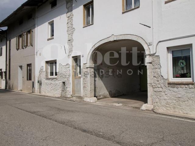 Case e ville in vendita di 80 m² in Via Maggiore, 8