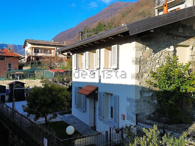 Case e ville in vendita di 80 m² in Via Scerio