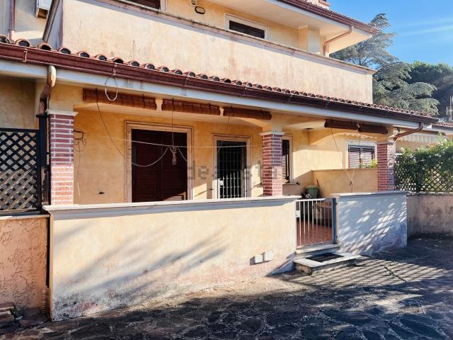 Case e ville in vendita di 80 m² in Viale dei Ciclamini