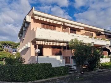 Case e ville in vendita di 80 m²