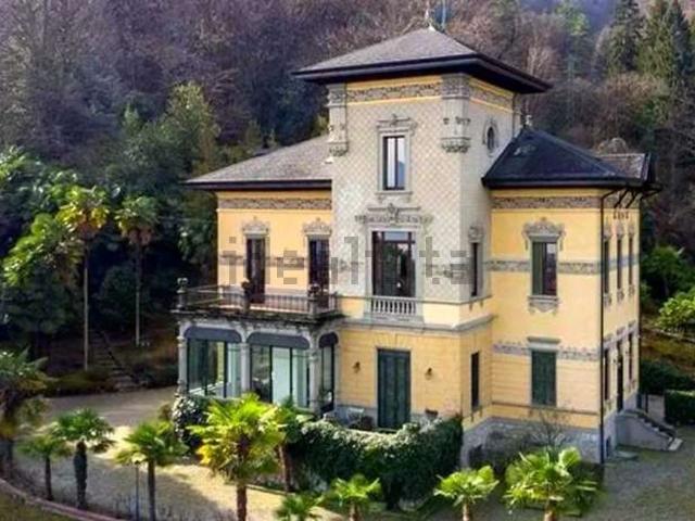 Case e ville in vendita di 810 m²