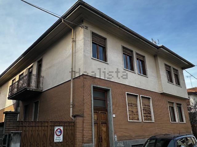 Case e ville in vendita di 810 m² in Via Edmondo de Amicis, 9