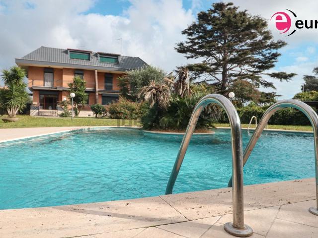 Case e ville in vendita di 811 m² in Via delle Margherite, 3