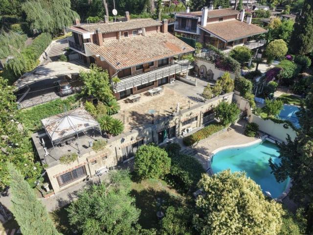 Case e ville in vendita di 818 m² in Via Kenia