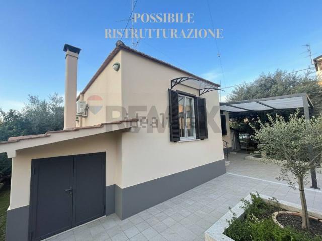 Case e ville in vendita di 81 m² in Via Delibera, 25