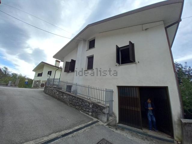 Case e ville in vendita di 81 m² in Via Muris, 31