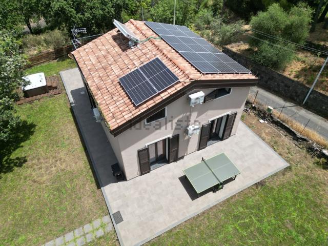 Case e ville in vendita di 81 m² in Via Pietralunga, 61