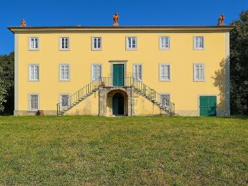 Case e ville in vendita di 820 m² in Via della Bordogna, 436