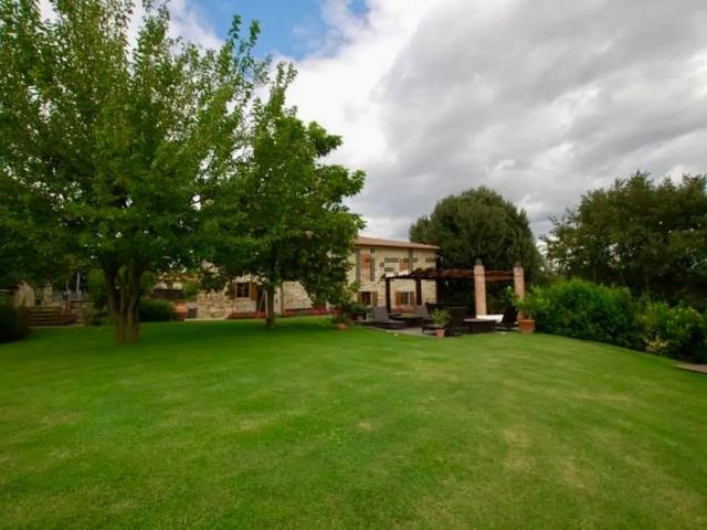 Case e ville in vendita di 820 m² in Via Magalotto