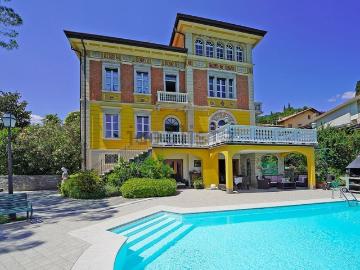 Case e ville in vendita di 822 m² in Via Gardesana