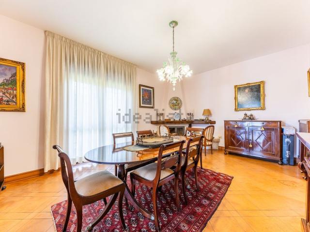 Case e ville in vendita di 823 m² in Via Giovanni Canestrini, 8