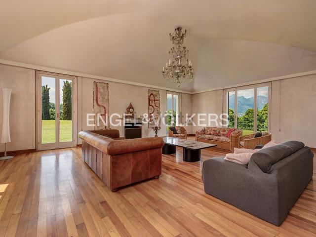 Case e ville in vendita di 825 m²