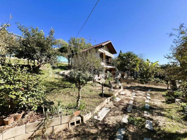 Case e ville in vendita di 87 m² in Strada Castelletto