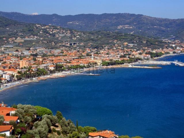 Case e ville in vendita di 850 m²