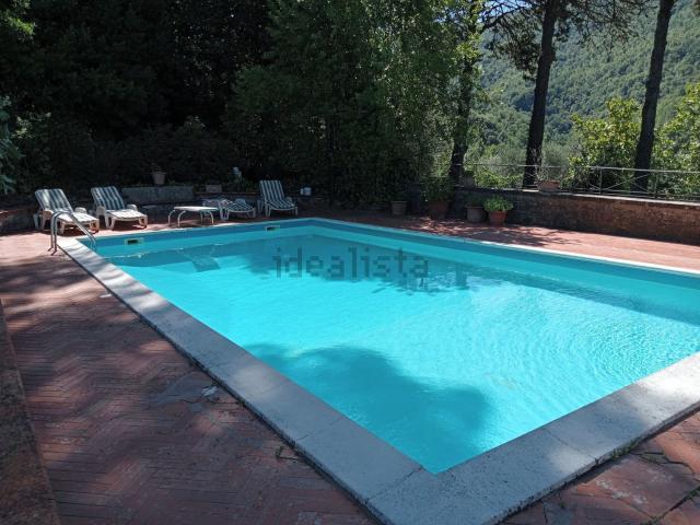 Case e ville in vendita di 850 m²